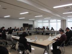 【写真】平成29年度東京都自立支援協議会第2回本会議開催報告の全体会の様子